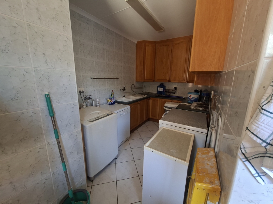 6 Bedroom Property for Sale in Aston Bay Eastern Cape